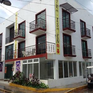 Hotel Isleño